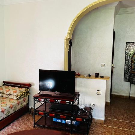 Appartement Dans Residence Avec Piscine Marrakesh Bagian luar foto