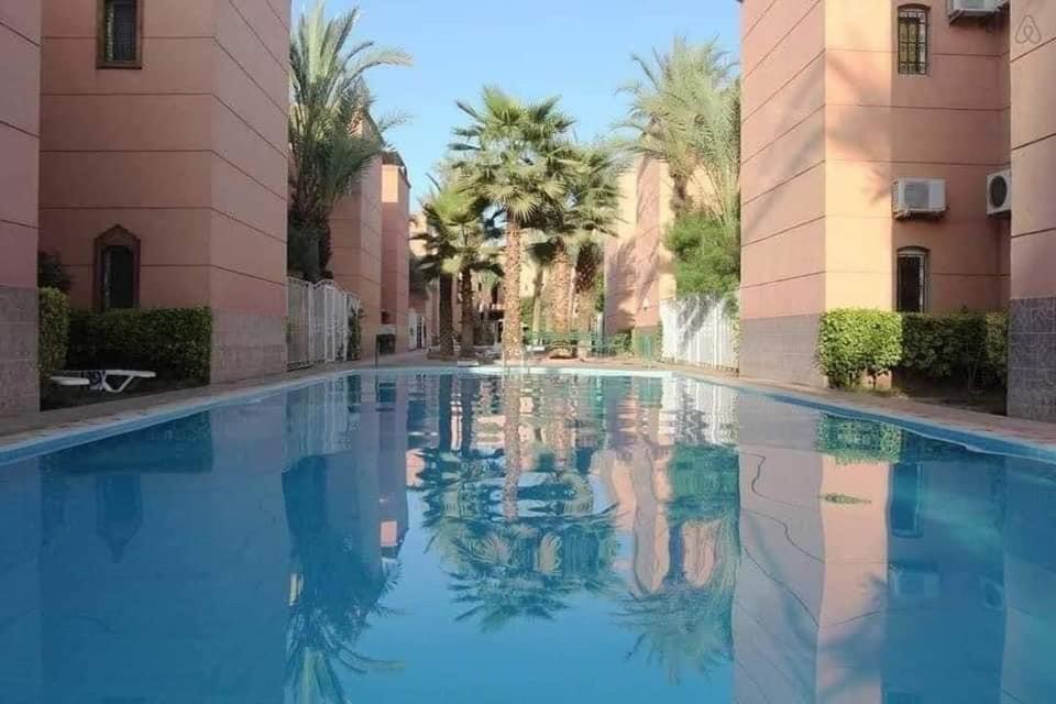 Appartement Dans Residence Avec Piscine Marrakesh Bagian luar foto